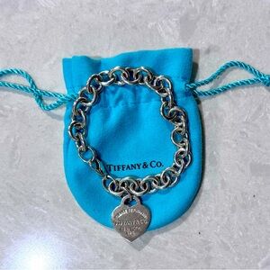 Tiffany & Co Sterling Silver Return to Tiffany 7” Heart Charm Bracelet
